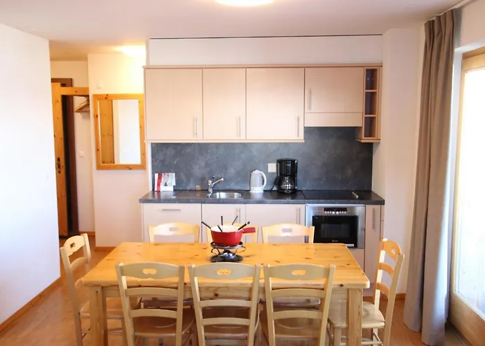 Near Centre Of The Village アパート