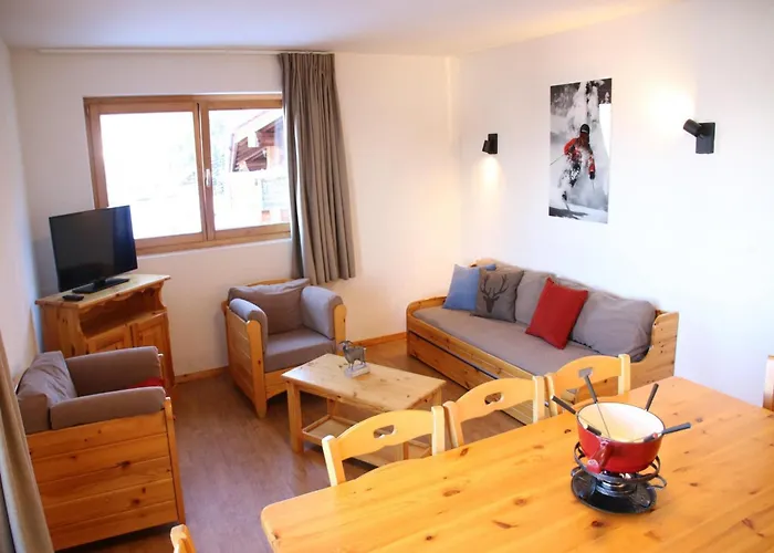 Near Centre Of The Village アパート