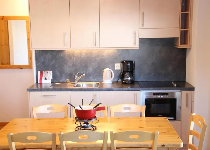 아파트 Near Centre Of The Village *