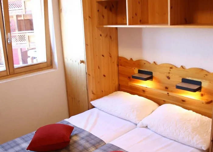 Near Centre Of The Village 아파트 넨다즈